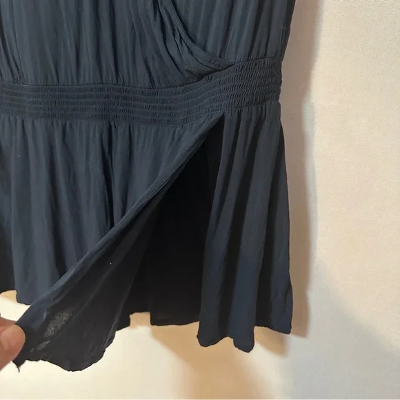 Banana Republic Navy V-Neck Top SIZE S - Picture 5 of 9